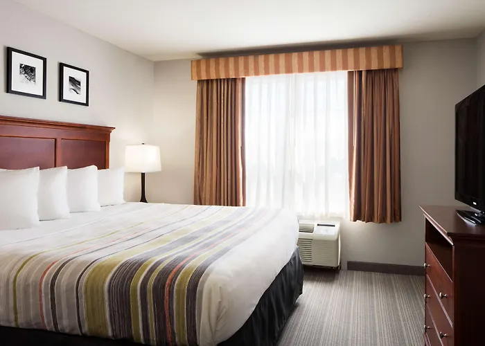 Country & By Radisson, West, Oh Columbus