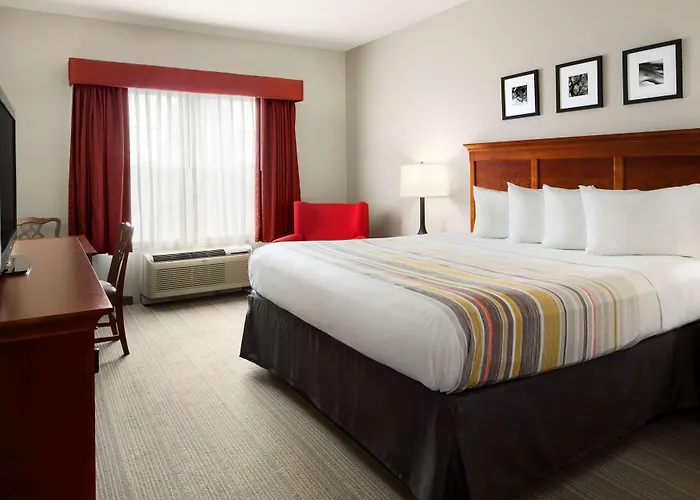 Country & By Radisson, West, Oh Hotel