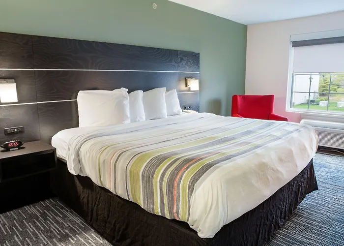 Country & By Radisson, West, Oh Hotel 3*