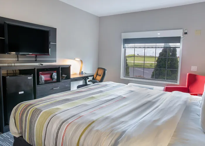 Country & By Radisson, West, Oh Hotel 3*