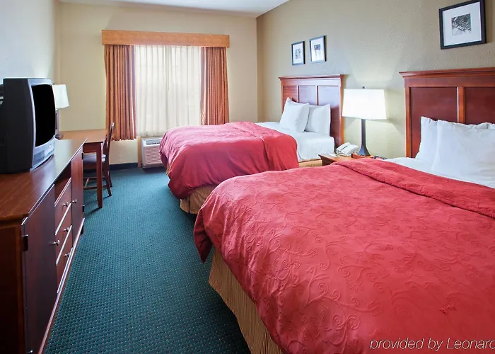 Country & By Radisson, West, Oh 3*