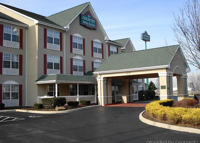 Country & By Radisson, West, Oh Hotel