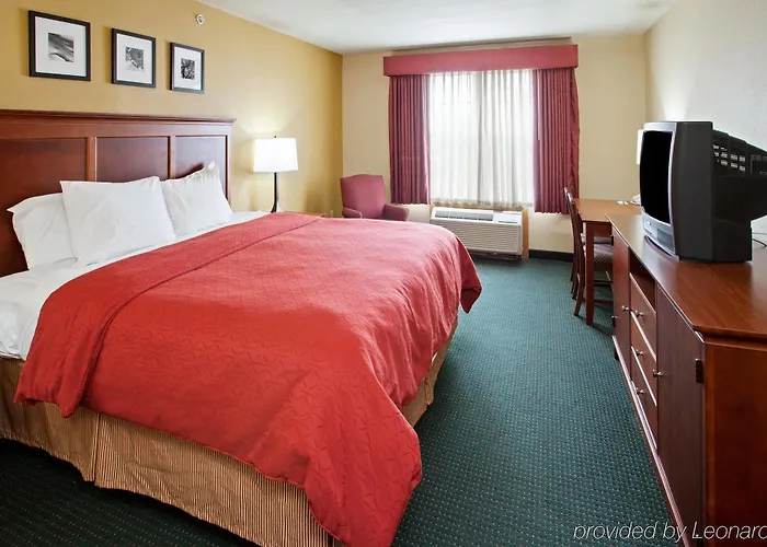 Country & By Radisson, West, Oh Hotel 3*